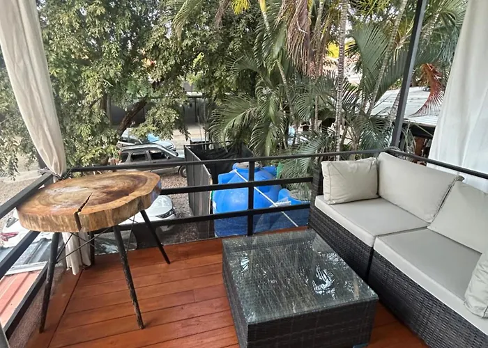 In The Shade - Coworking - 300mbit - Adults Only Tamarindo